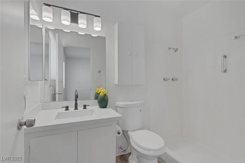 6808 Waterhen, Las Vegas, NV 89108