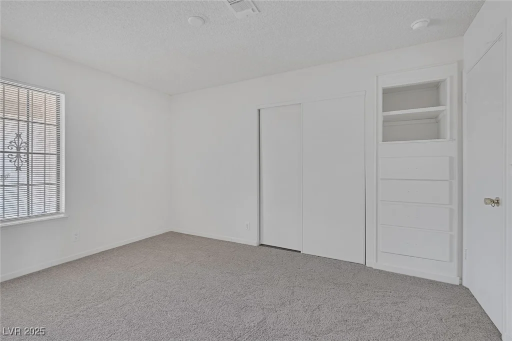 6808 Waterhen, Las Vegas, NV 89108