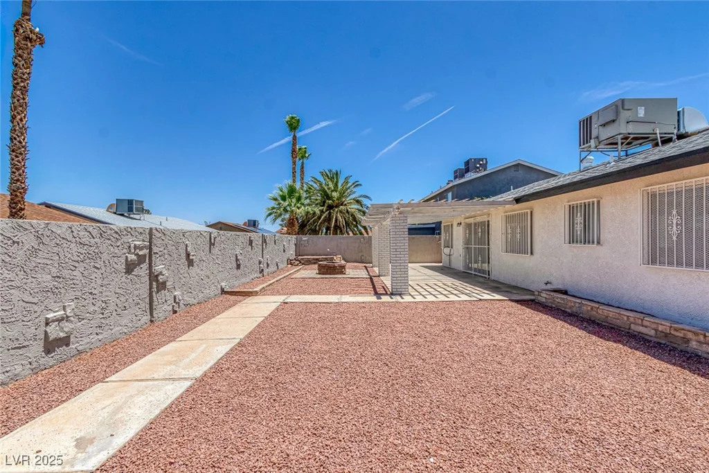 6808 Waterhen, Las Vegas, NV 89108
