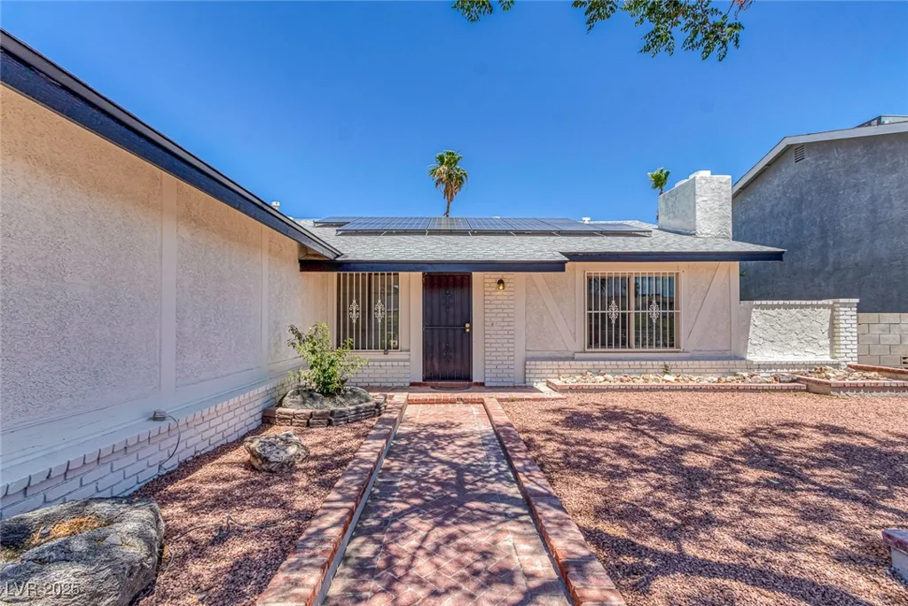 6808 Waterhen, Las Vegas, NV 89108