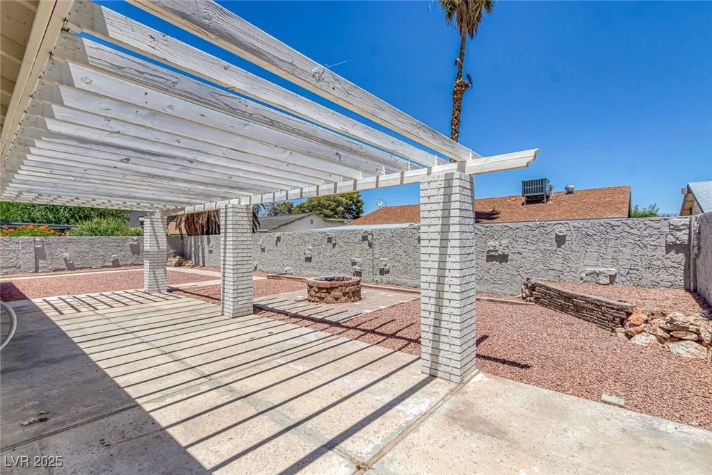 6808 Waterhen, Las Vegas, NV 89108