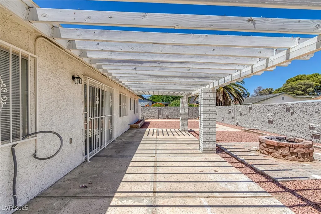 6808 Waterhen, Las Vegas, NV 89108