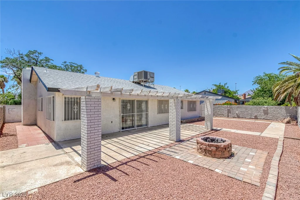 6808 Waterhen, Las Vegas, NV 89108