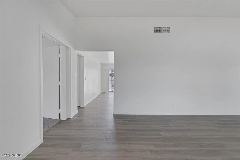 6808 Waterhen, Las Vegas, NV 89108