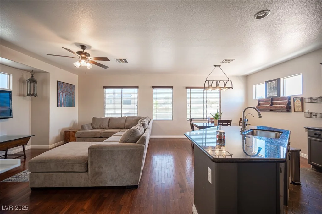 7021 Salt Marsh, Las Vegas, NV 89148