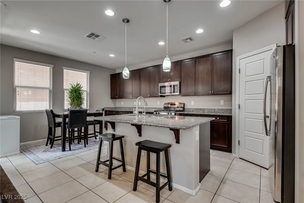 7559 Chimney Point, Las Vegas, NV 89166