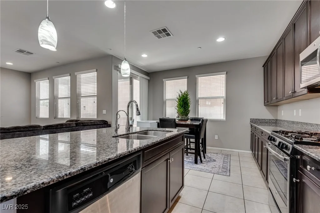 7559 Chimney Point, Las Vegas, NV 89166