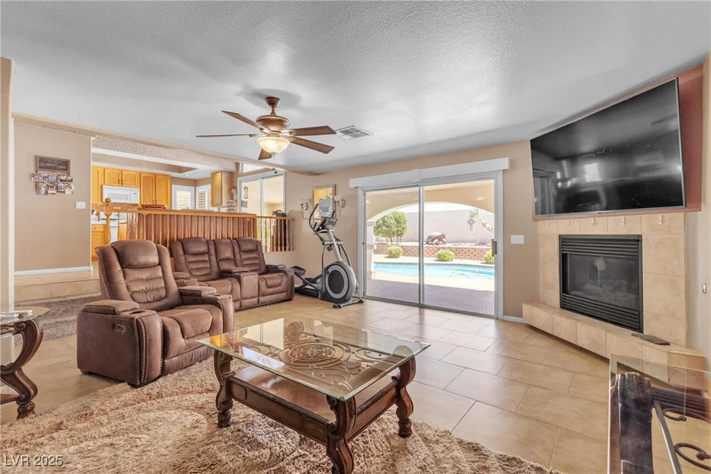 1877 Glory Lily, Las Vegas, NV 89123