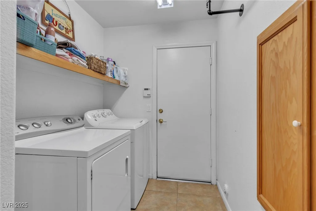 1877 Glory Lily, Las Vegas, NV 89123