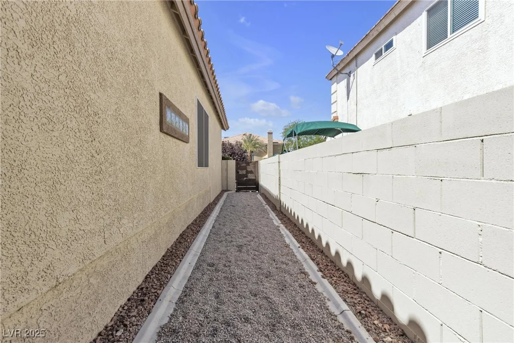 1877 Glory Lily, Las Vegas, NV 89123