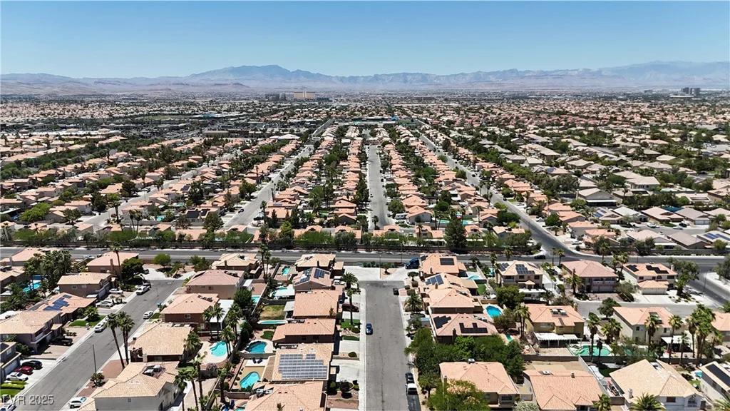 1877 Glory Lily, Las Vegas, NV 89123