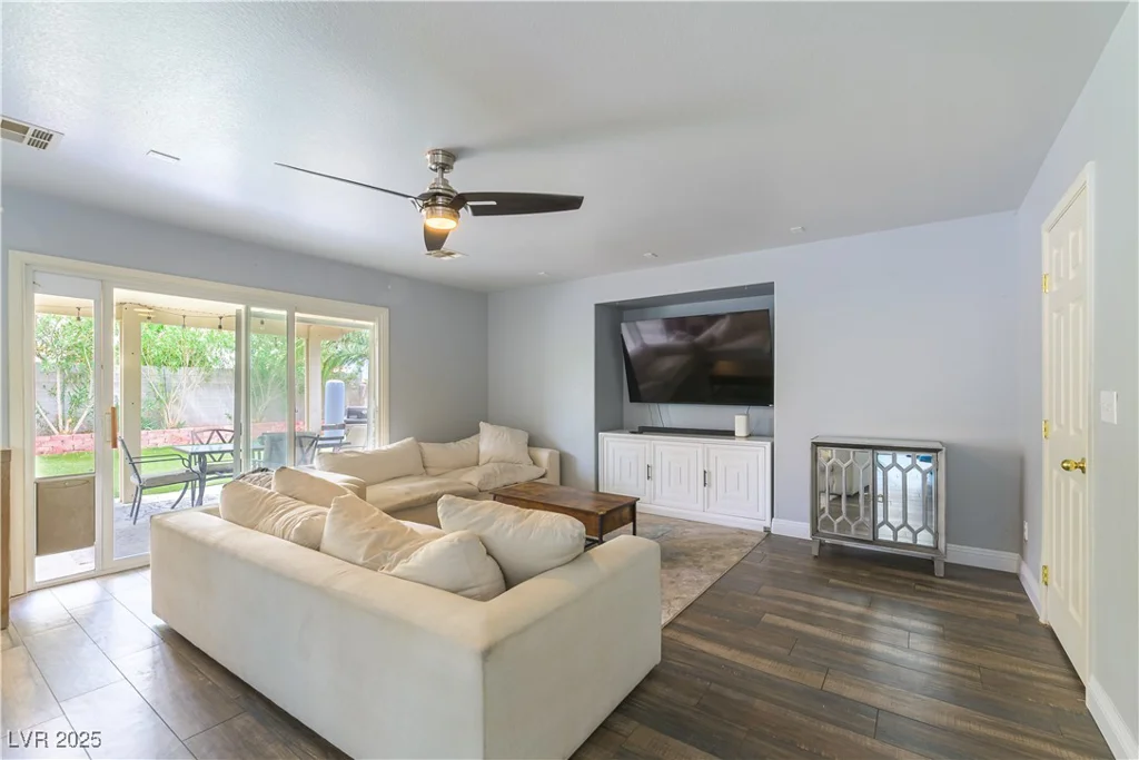 8484 Montana Stream, Las Vegas, NV 89113