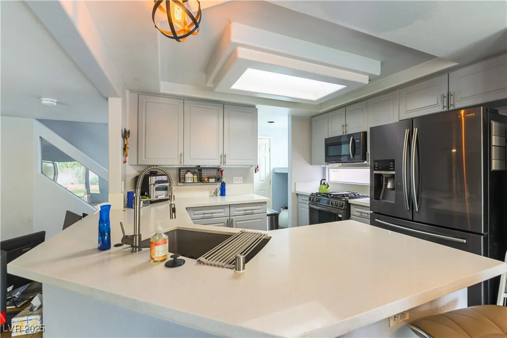 8484 Montana Stream, Las Vegas, NV 89113
