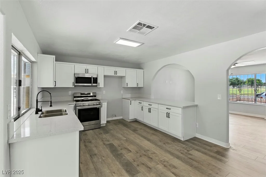 809 Greenbrook, Las Vegas, NV 89110