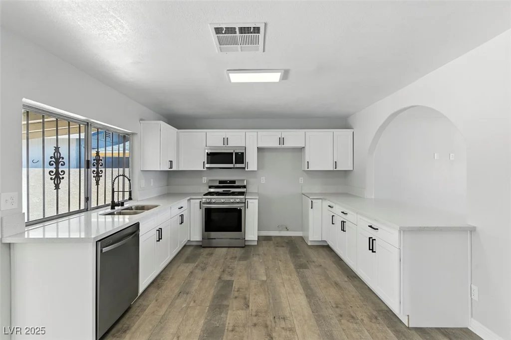 809 Greenbrook, Las Vegas, NV 89110