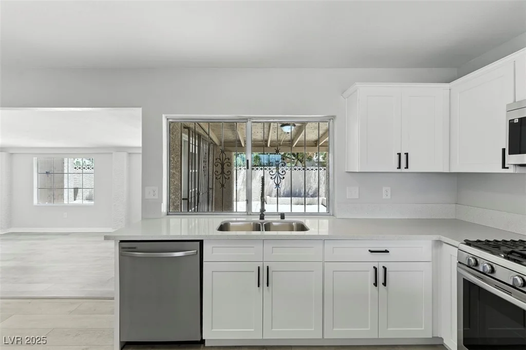 809 Greenbrook, Las Vegas, NV 89110