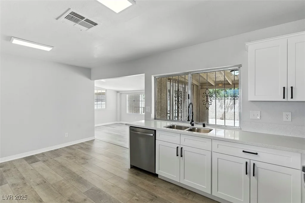 809 Greenbrook, Las Vegas, NV 89110