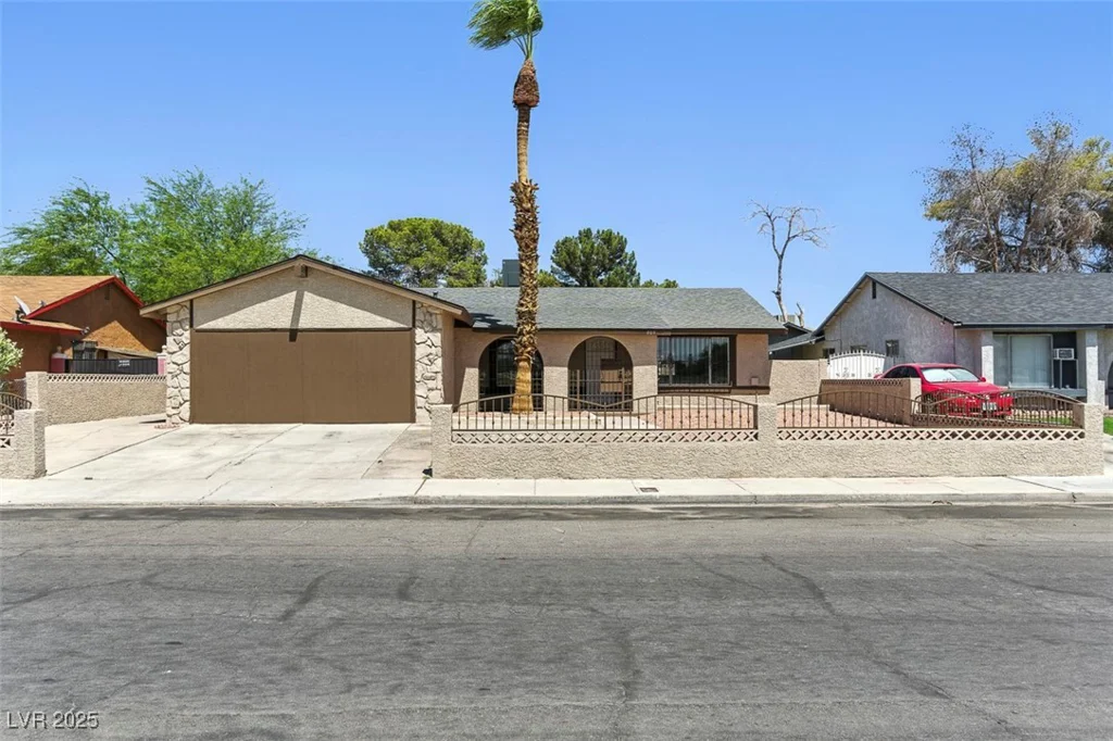 809 Greenbrook, Las Vegas, NV 89110