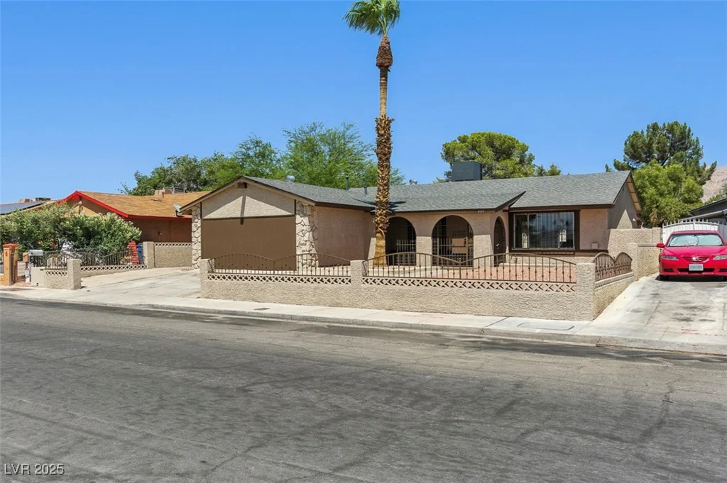 809 Greenbrook, Las Vegas, NV 89110