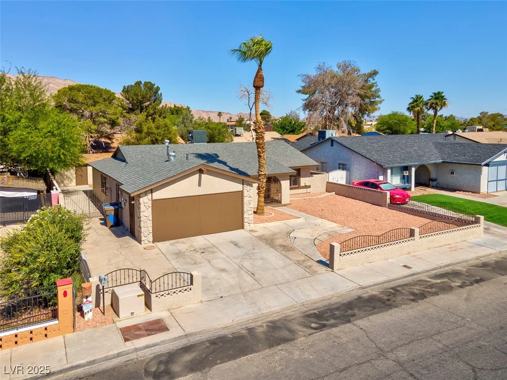 809 Greenbrook, Las Vegas, NV 89110