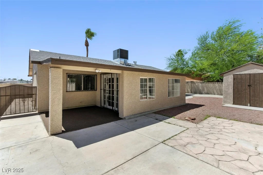 809 Greenbrook, Las Vegas, NV 89110