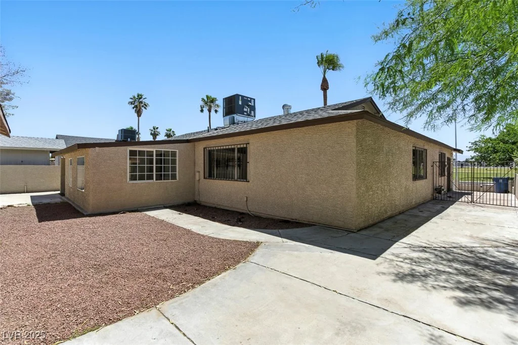 809 Greenbrook, Las Vegas, NV 89110