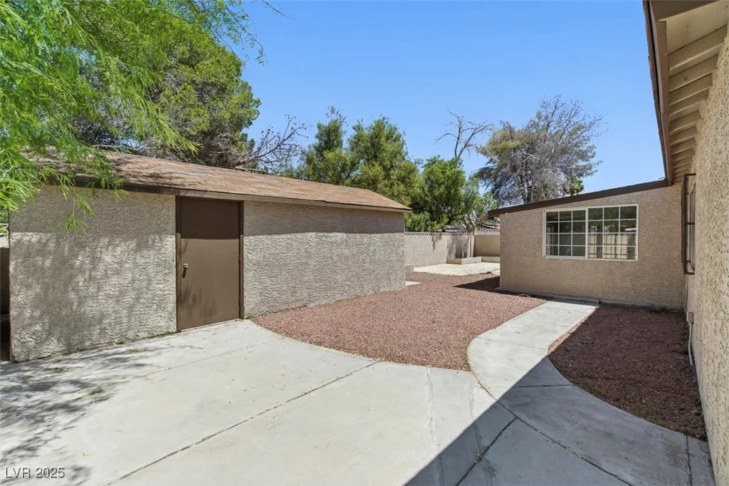 809 Greenbrook, Las Vegas, NV 89110