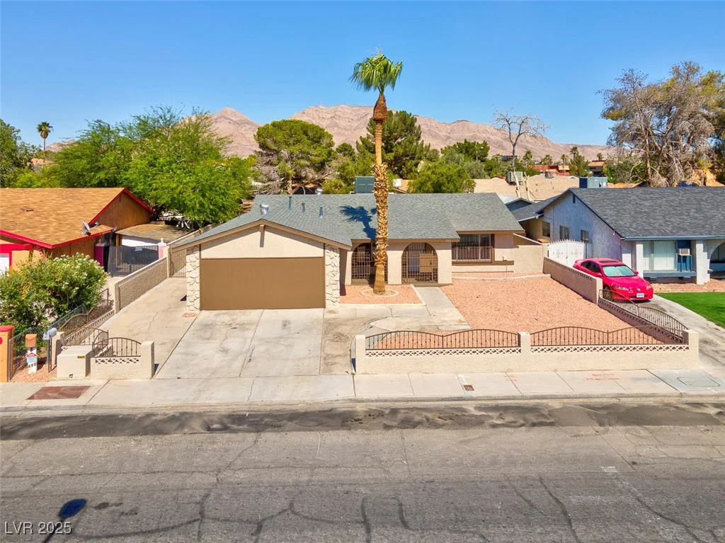 809 Greenbrook, Las Vegas, NV 89110