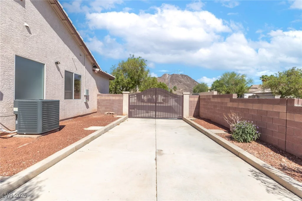 786 Craigmark, Henderson, NV 89002