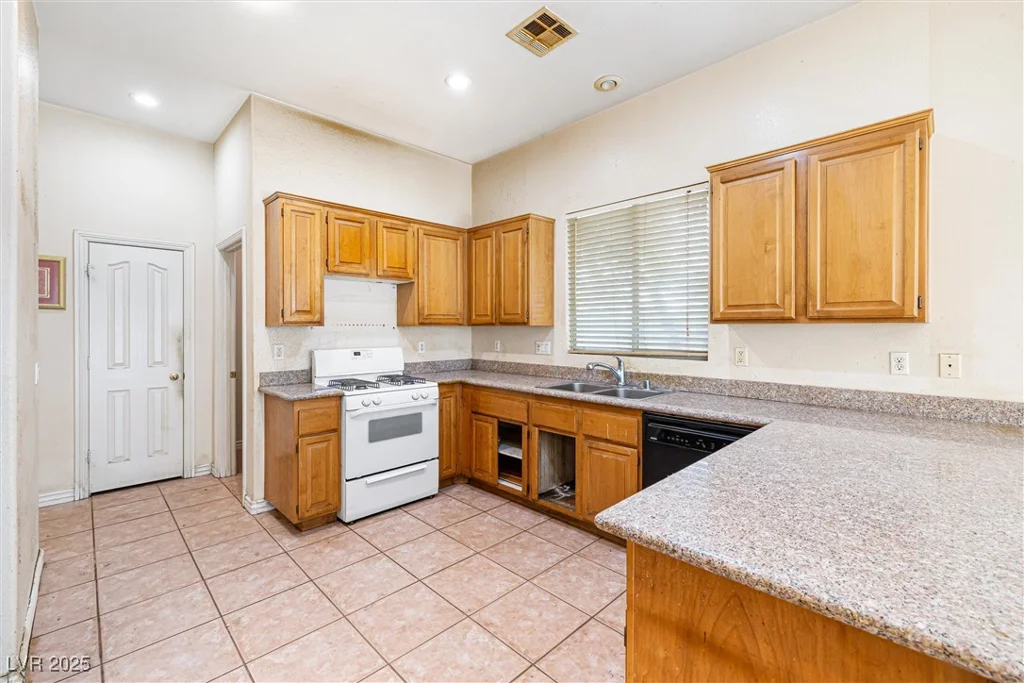 10348 Cherry Brook, Las Vegas, NV 89183