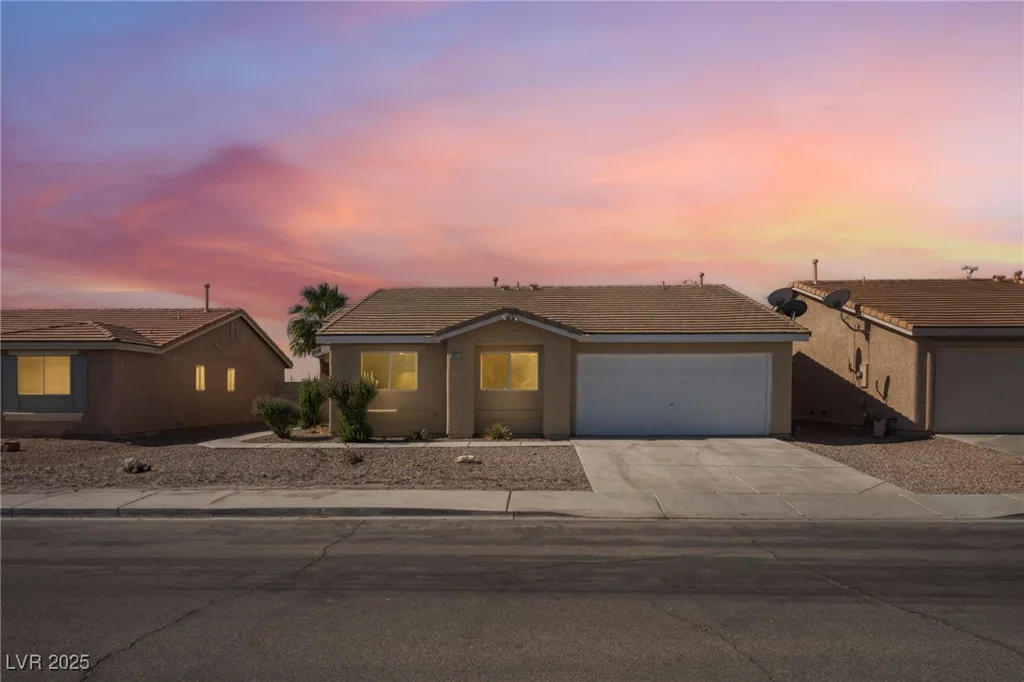 2111 Hollow Oak, North Las Vegas, NV 89031