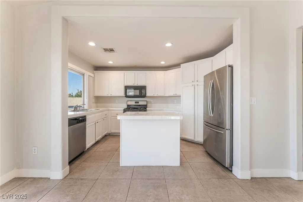 2111 Hollow Oak, North Las Vegas, NV 89031