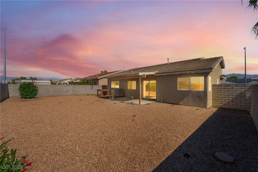 2111 Hollow Oak, North Las Vegas, NV 89031
