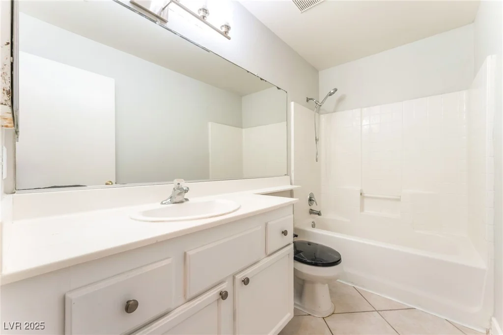 2111 Hollow Oak, North Las Vegas, NV 89031