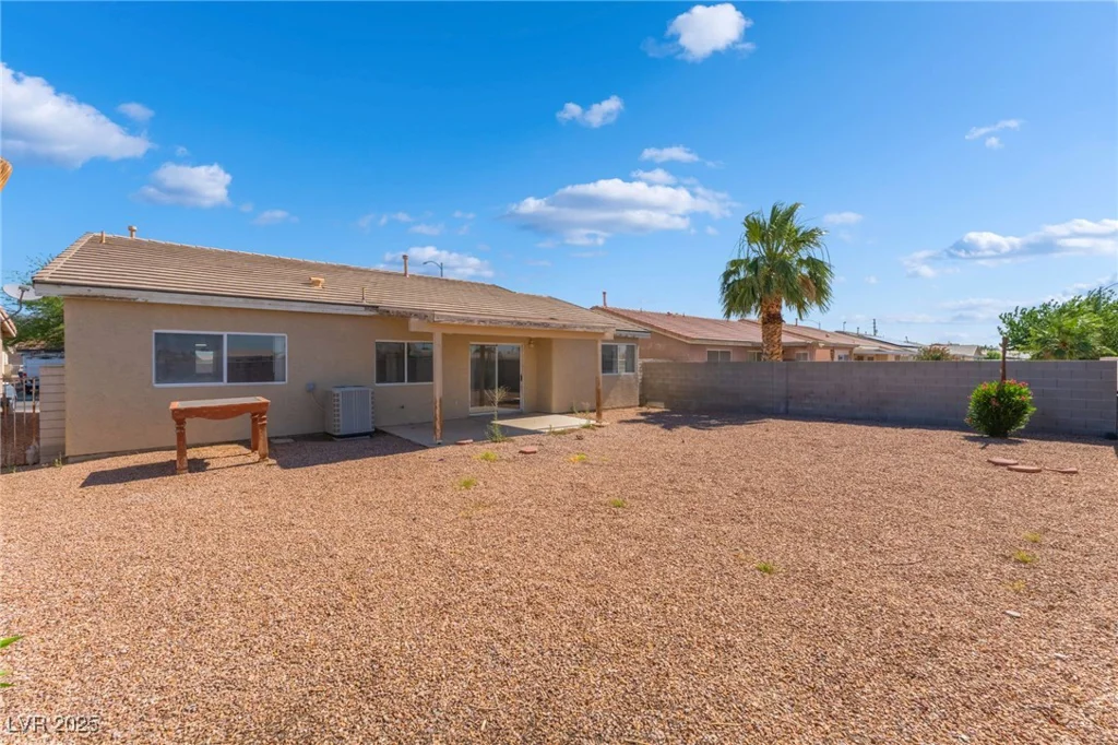 2111 Hollow Oak, North Las Vegas, NV 89031