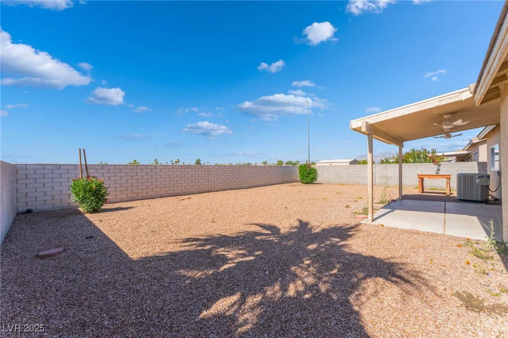 2111 Hollow Oak, North Las Vegas, NV 89031