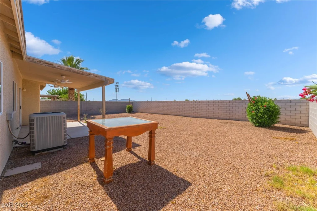 2111 Hollow Oak, North Las Vegas, NV 89031