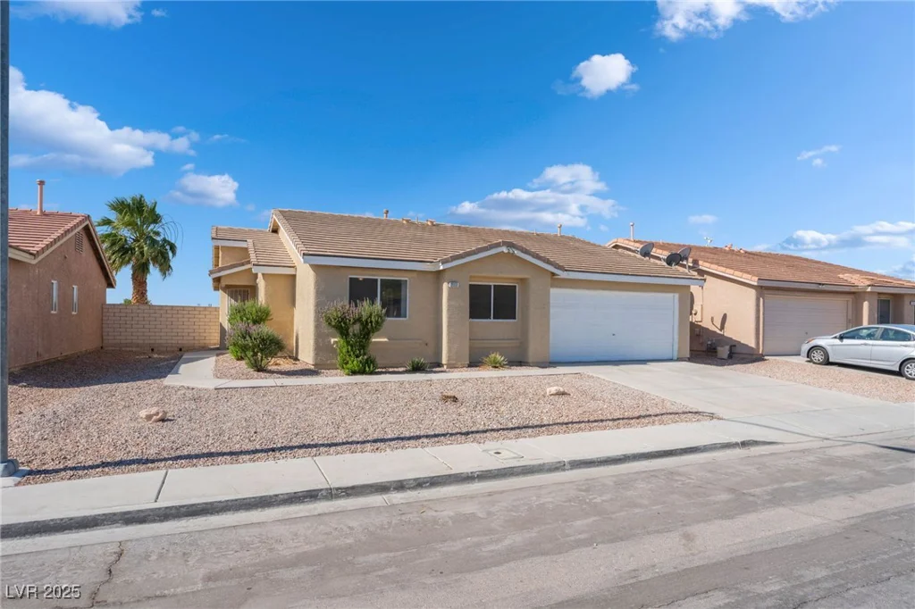 2111 Hollow Oak, North Las Vegas, NV 89031