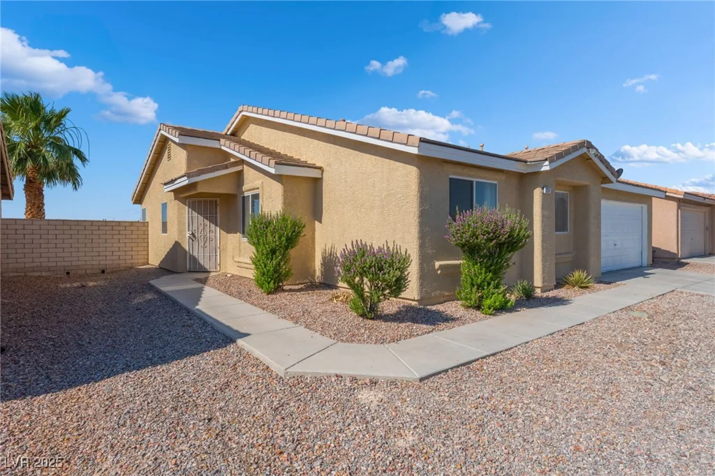 2111 Hollow Oak, North Las Vegas, NV 89031