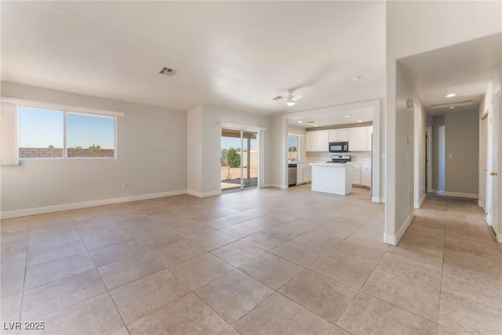 2111 Hollow Oak, North Las Vegas, NV 89031