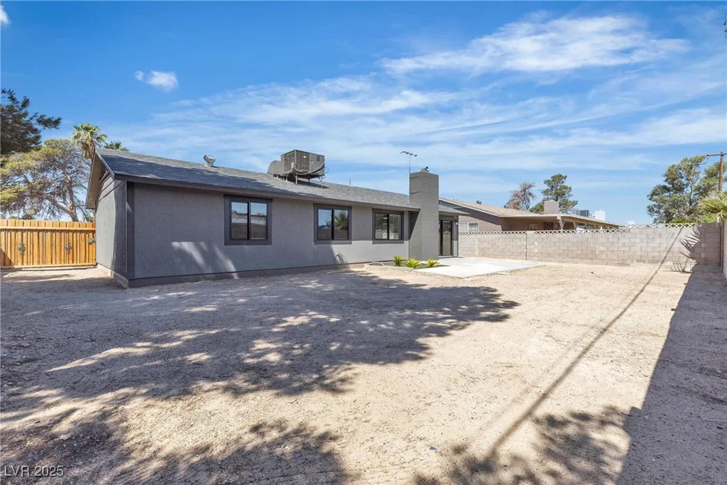4272 Sheppard, Las Vegas, NV 89121