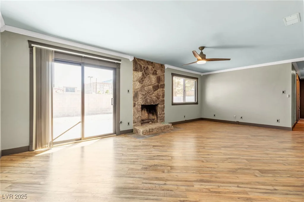 4272 Sheppard, Las Vegas, NV 89121