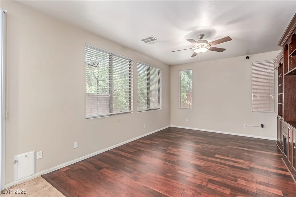 10584 Peach Creek, Las Vegas, NV 89179