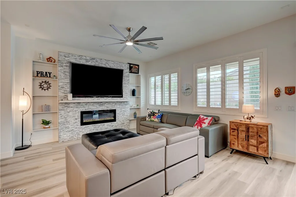 83 Buckthorn Ridge, Las Vegas, NV 89183