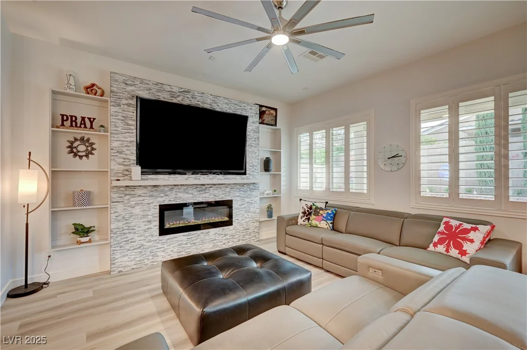 83 Buckthorn Ridge, Las Vegas, NV 89183