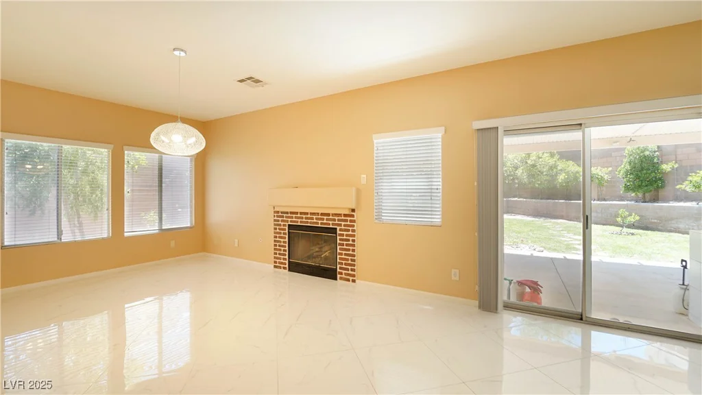 2017 Shining Feather, Las Vegas, NV 89134