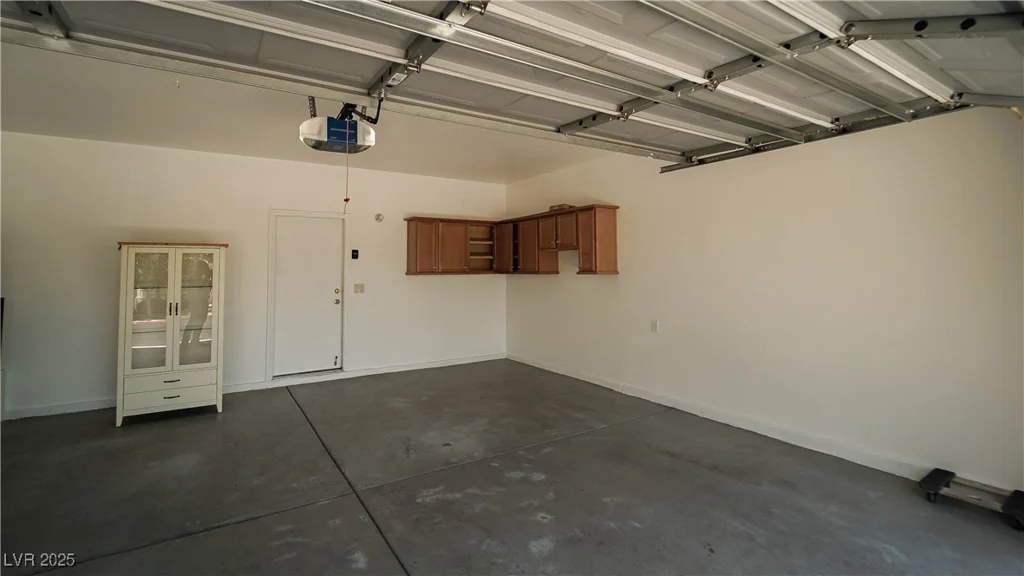 2017 Shining Feather, Las Vegas, NV 89134