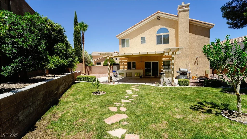 2017 Shining Feather, Las Vegas, NV 89134