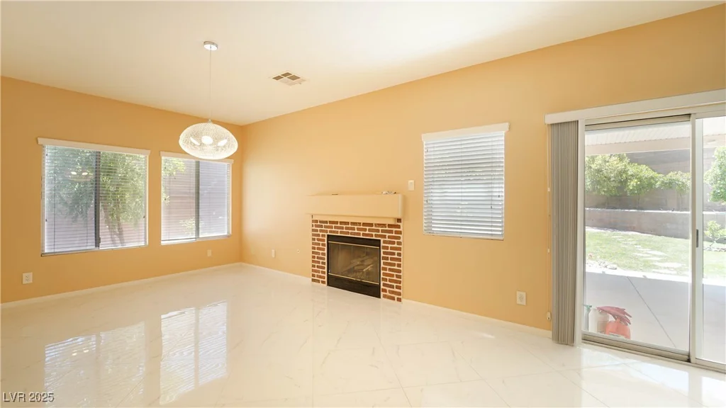 2017 Shining Feather, Las Vegas, NV 89134