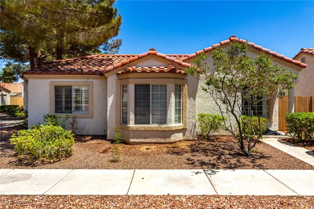 5424 Geneive, Las Vegas, NV 89108